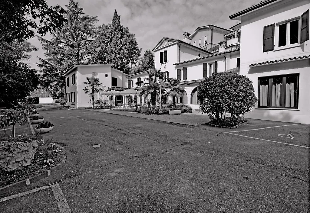 Hotel Ristorante La Grotta Castiglione Delle Stiviere Italie