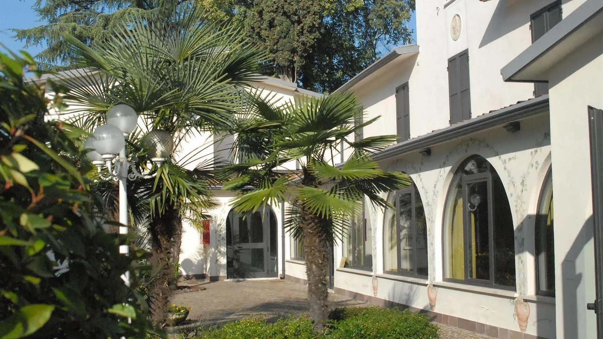 Hotel Ristorante La Grotta Castiglione Delle Stiviere