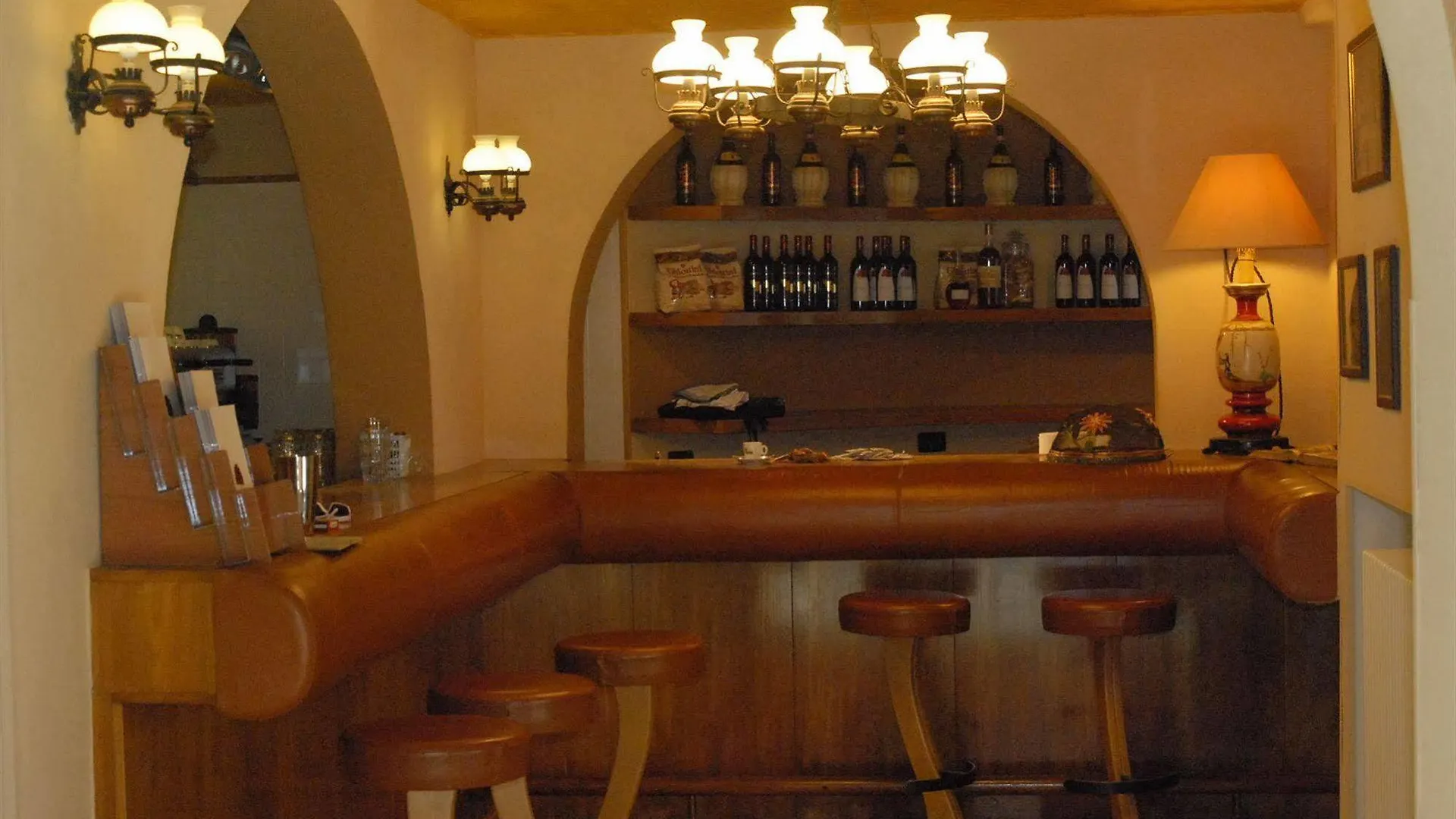 Hotel Ristorante La Grotta Castiglione Delle Stiviere İtalya